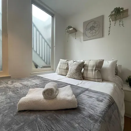 Modern And Luxurious 2 Bed Apartment London Exterior photo